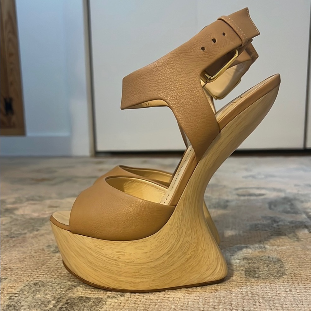 Giuseppe Zanotti Tan Sculptural Heel-Less Platforms